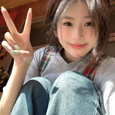 她比烟花寂寞
